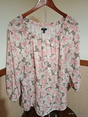 Apt. 9 Pink and Taupe Floral Peasant Blouse